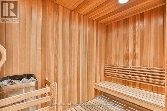 Photo du bâtiment - 70 Annie Craig Dr