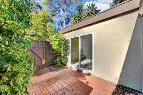 Building Photo - 211 Fairoaks Dr