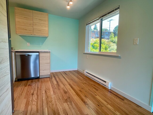Foto del edificio - 2801 14th Ave W
