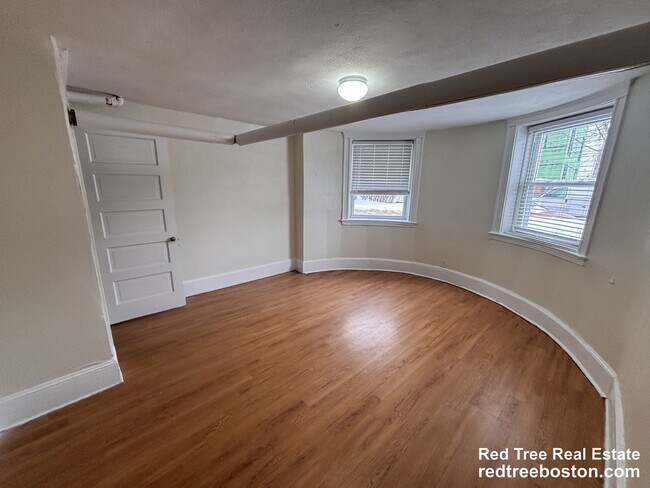 Building Photo - 7 Mt Hood Rd