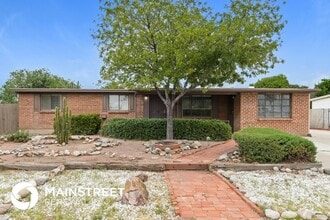 Building Photo - 1641 S Cloverland Ave