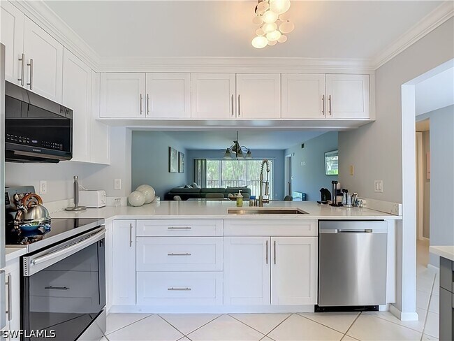 Building Photo - 3685 Amberly Cir
