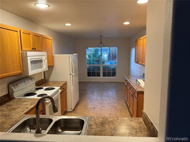 Foto del edificio - 6529 Fowler Dr