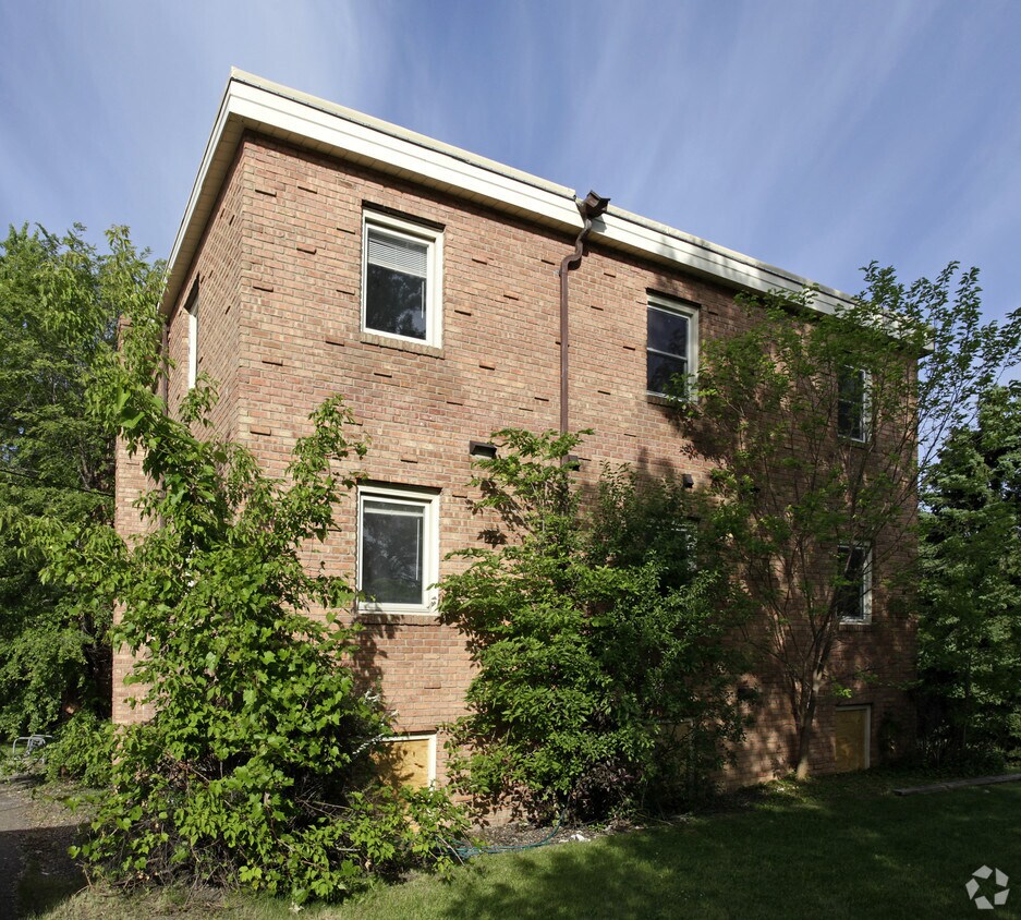 Foto principal - 3220 81st St E