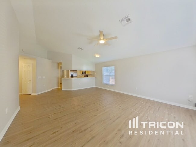 Building Photo - 7505 S Morton St