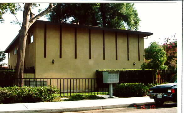 Building Photo - 4771 Canoga St