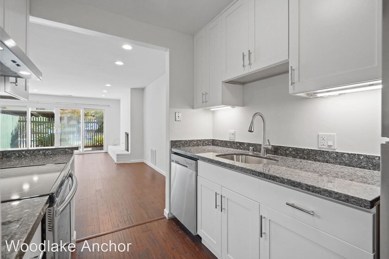 2 br, 1.5 bath House 910 Peninsula Avenue House for Rent in San