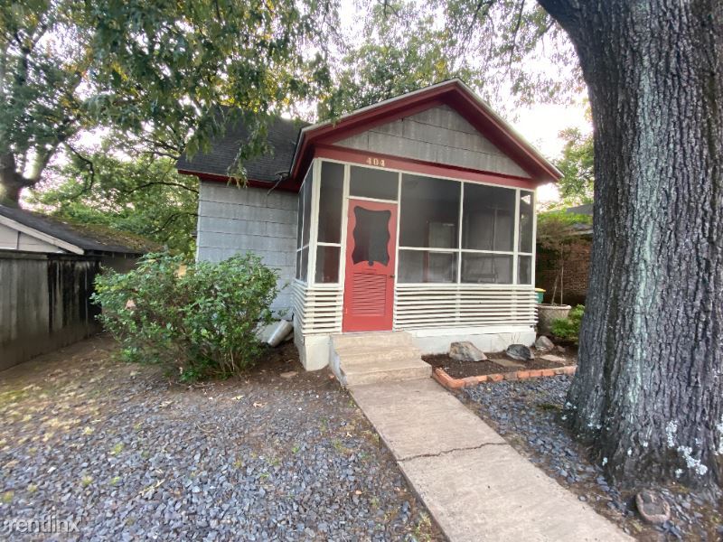 Primary Photo - 2 br, 1 bath House - 404 N Van Buren St