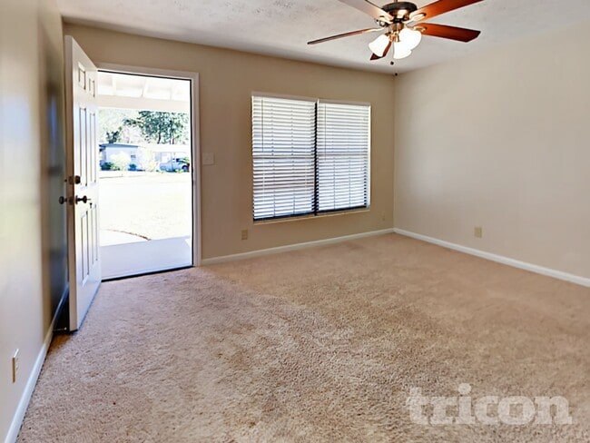 Building Photo - 10506 Dodd Rd