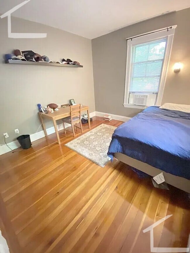 Building Photo - MASSIVE 3 bed 1 bath in Allston....
