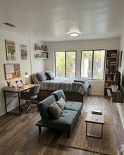 Building Photo - 547 Gayley Ave
