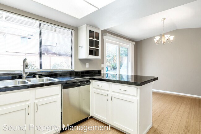 Foto del edificio - 4 br, 2.5 bath House - 4510 141st Ave SE