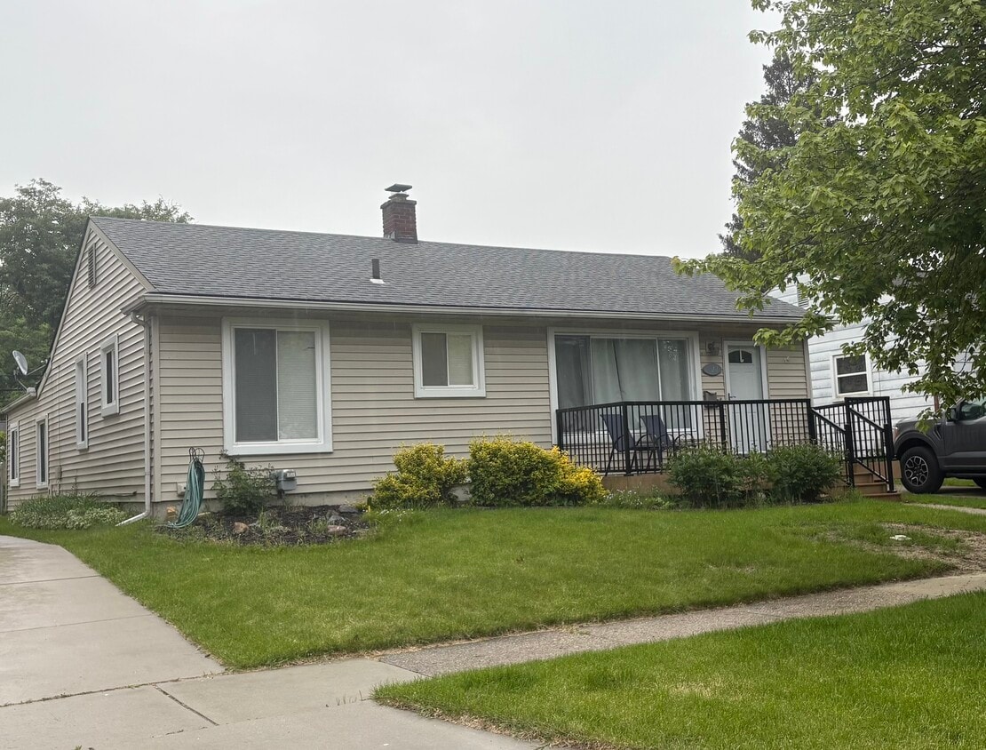 Primary Photo - 622 N Vermont Ave