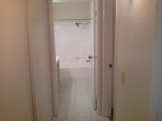 Building Photo - 5990 Dandridge Ln
