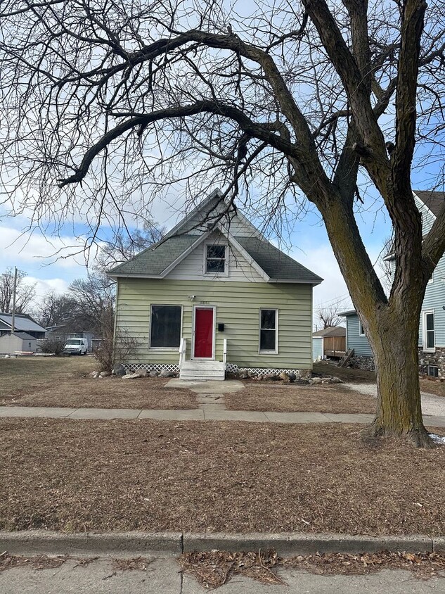 Primary Photo - Newly updated 3 bedroom 1 bathroom home