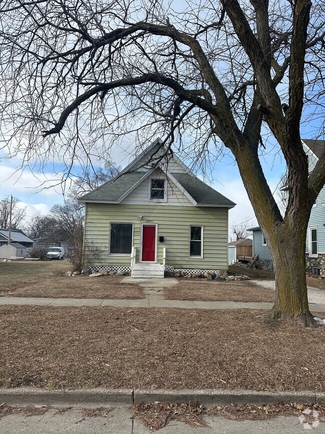 Building Photo - 1417 7th St