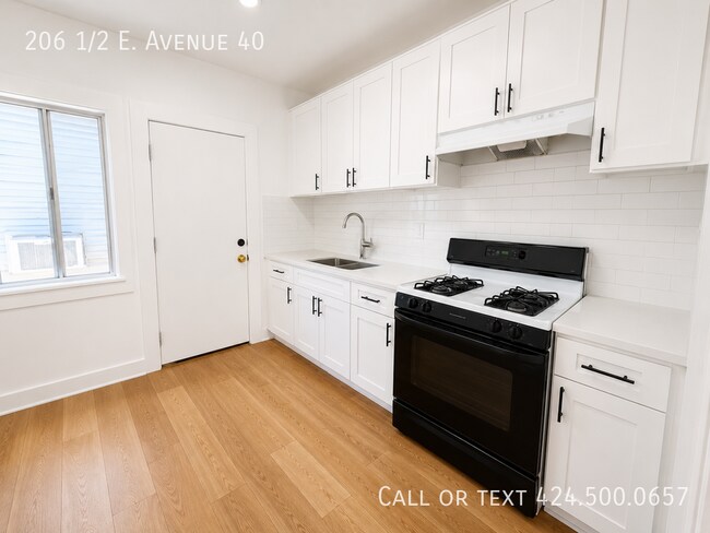 Foto del edificio - 206 1/2 E. Avenue 40-