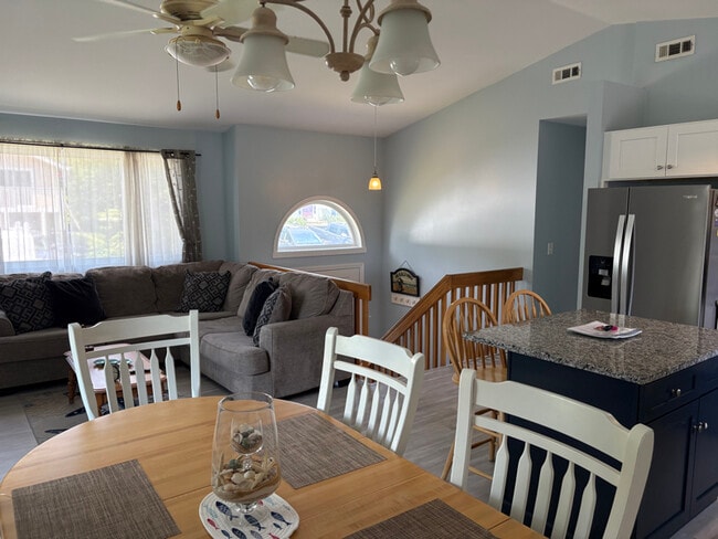 Building Photo - 10 Allagash Trail