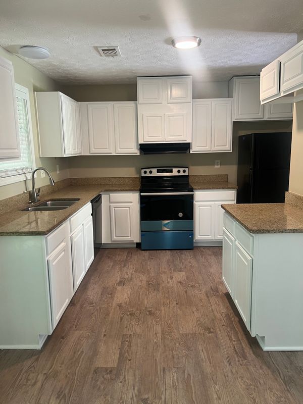 Foto del edificio - 4326 Dogwood Farms Dr