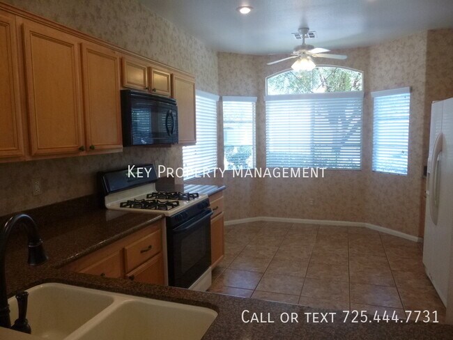 Building Photo - GREEN VALLEY TOWNHOME W/ DOWNSTAIRS MASTER