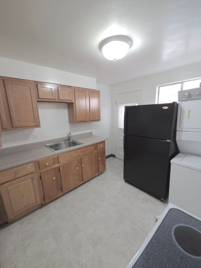 Foto del edificio - Bright Two Bedroom in University District-...
