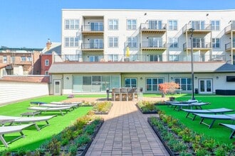 Building Photo - 240 State St