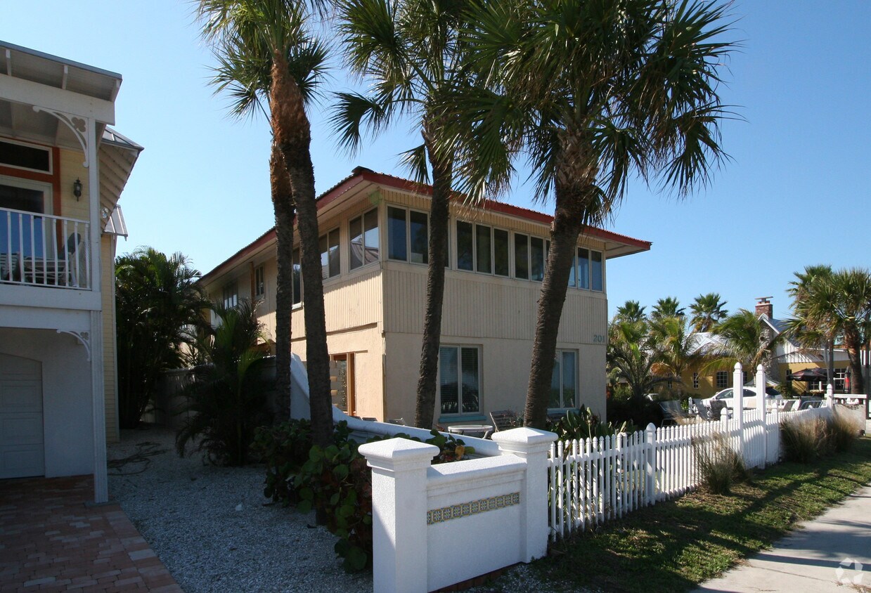 Foto del edificio - 201 S Bay Blvd