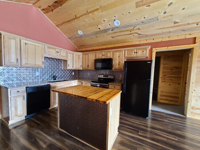Building Photo - 12658 Misty Creek Rd