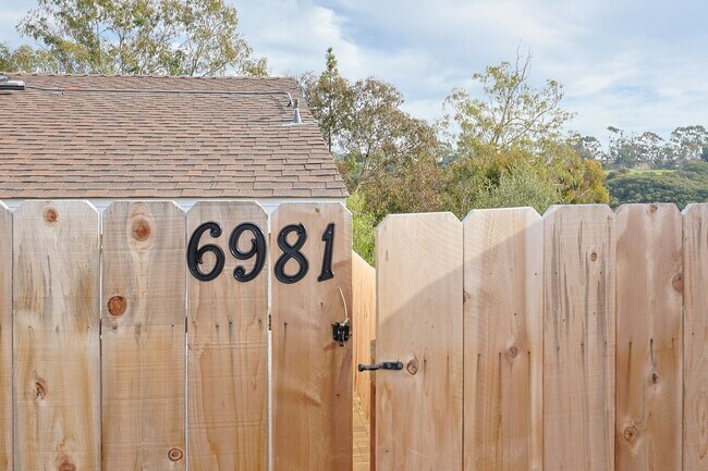 Foto del edificio - ***New Construction 3 Bedroom in University City***