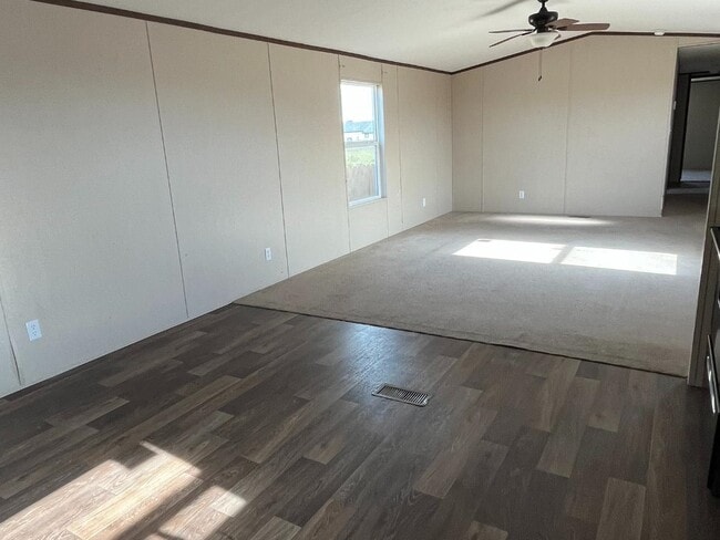 Building Photo - 124 Cutleaf Ct