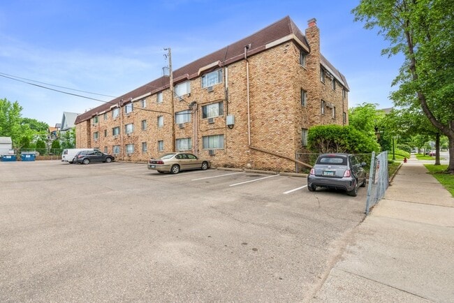 Building Photo - 2446 Aldrich Ave S