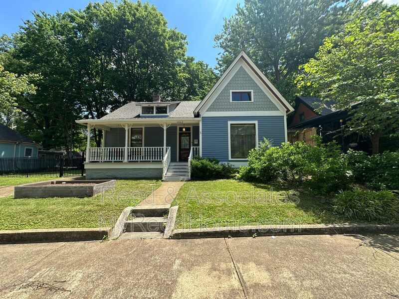 Photo - 1042 Blythe Street