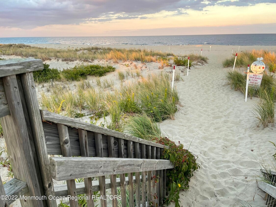 400 Ocean Ave, Sea Bright, NJ 07760 Townhome Rentals in Sea Bright NJ