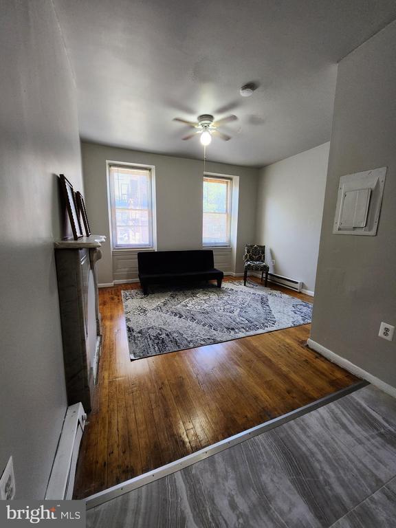 Primary Photo - 403 W 6th St