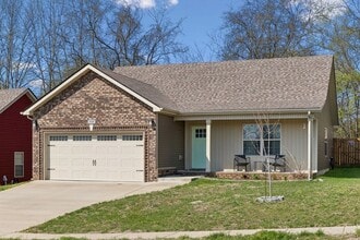 Building Photo - 833 Lutz Ln