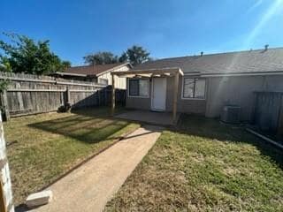 Building Photo - 1428 W Braker Ln