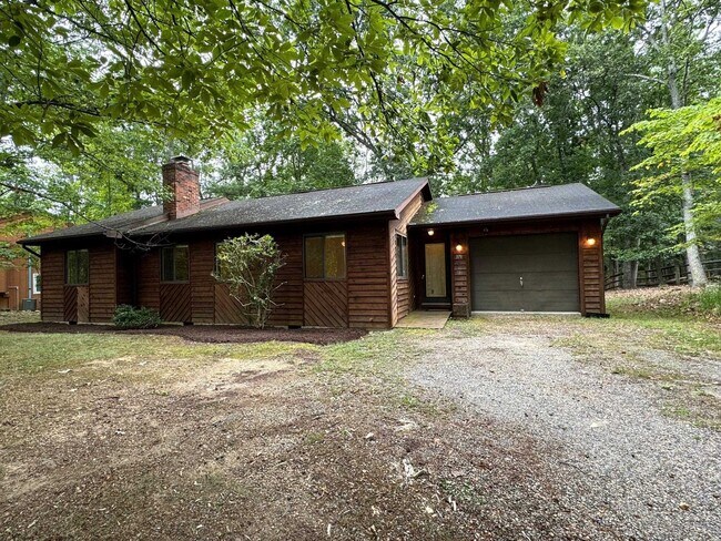 Building Photo - 379 Cub Ln