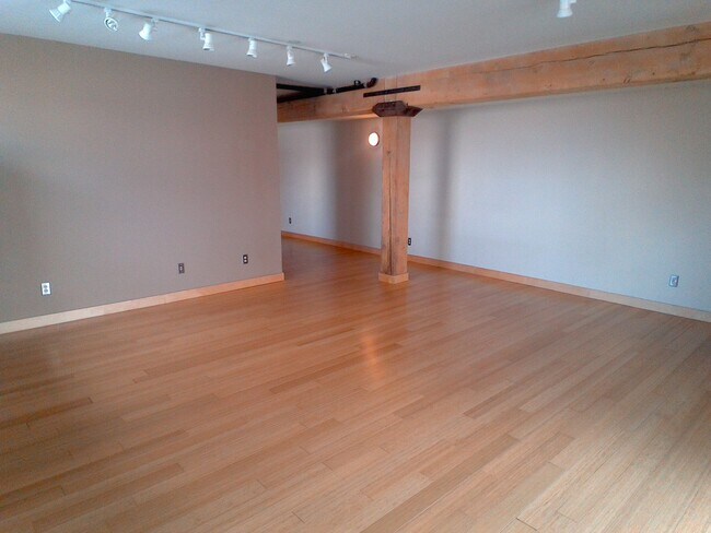 Foto del edificio - Downtown Loft-Style Studio Condo | 720 Sq....