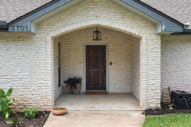 Building Photo - 3701 Indian Point Dr