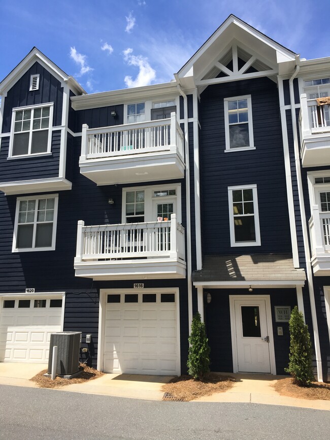 Building Photo - 1616 Walnut View Dr