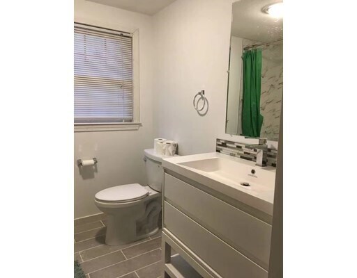 Foto del edificio - 112 Marlboro Rd