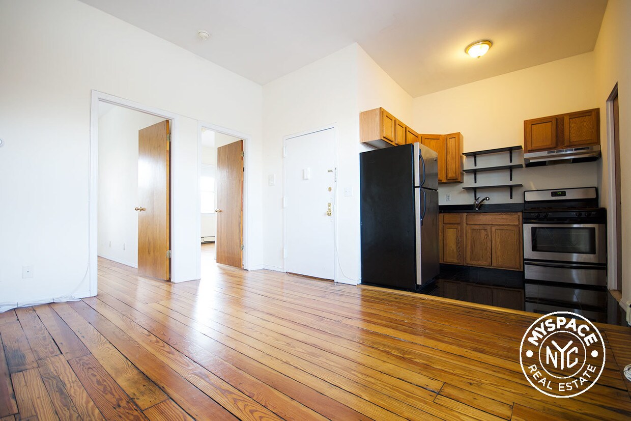 Primary Photo - 441 Metropolitan Ave