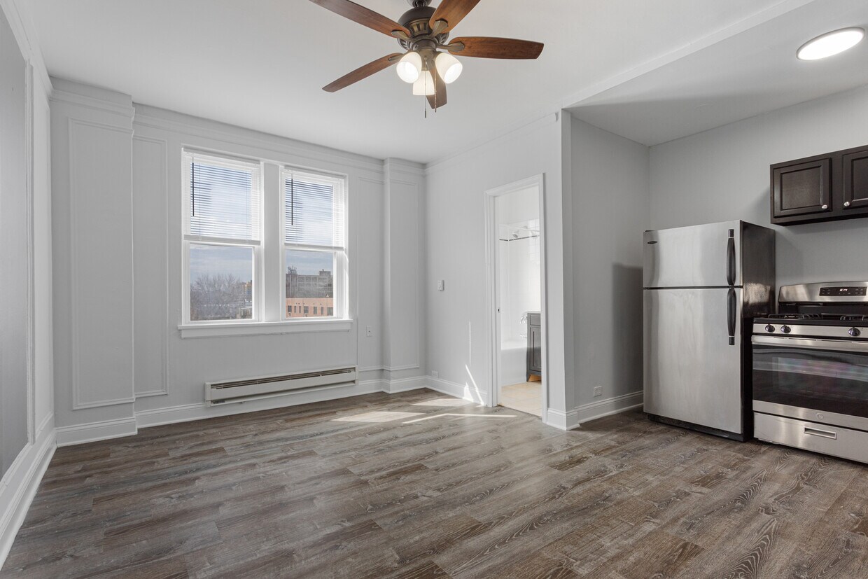 Foto principal - 5860 N Kenmore Ave