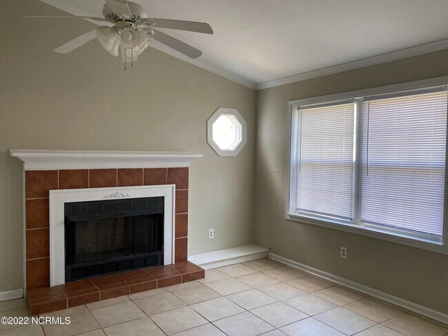 Building Photo - 157 Bayberry Rd
