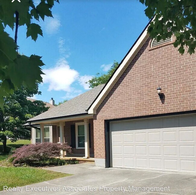 Building Photo - 3 br, 2 bath House - 1633 Clear Brook Drive