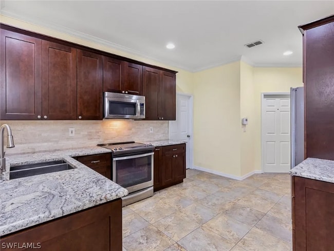 Foto del edificio - 16901 Colony Lakes Blvd