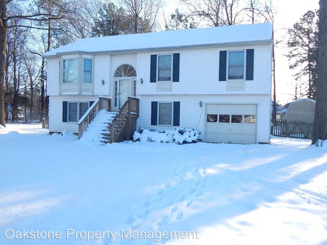 Foto principal - 4 br, 3 bath House - 48 Hall Ct.