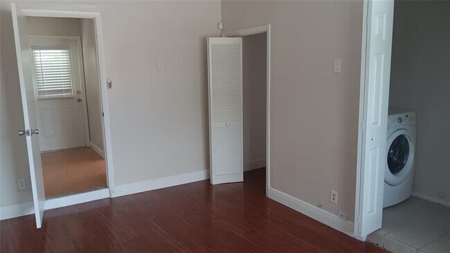 Foto del edificio - 2721 NE 7th Terrace