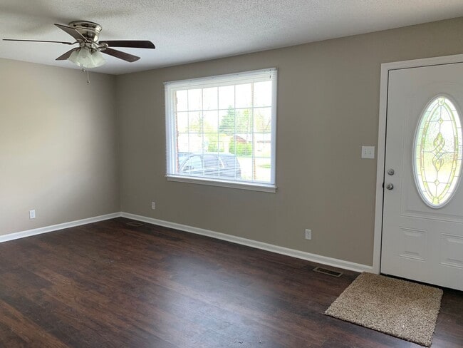 Building Photo - 3 Bedroom Home For Rent in St. Bethlehem Area!