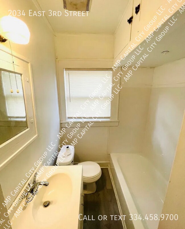 Foto del edificio - 2034 E 3rd St